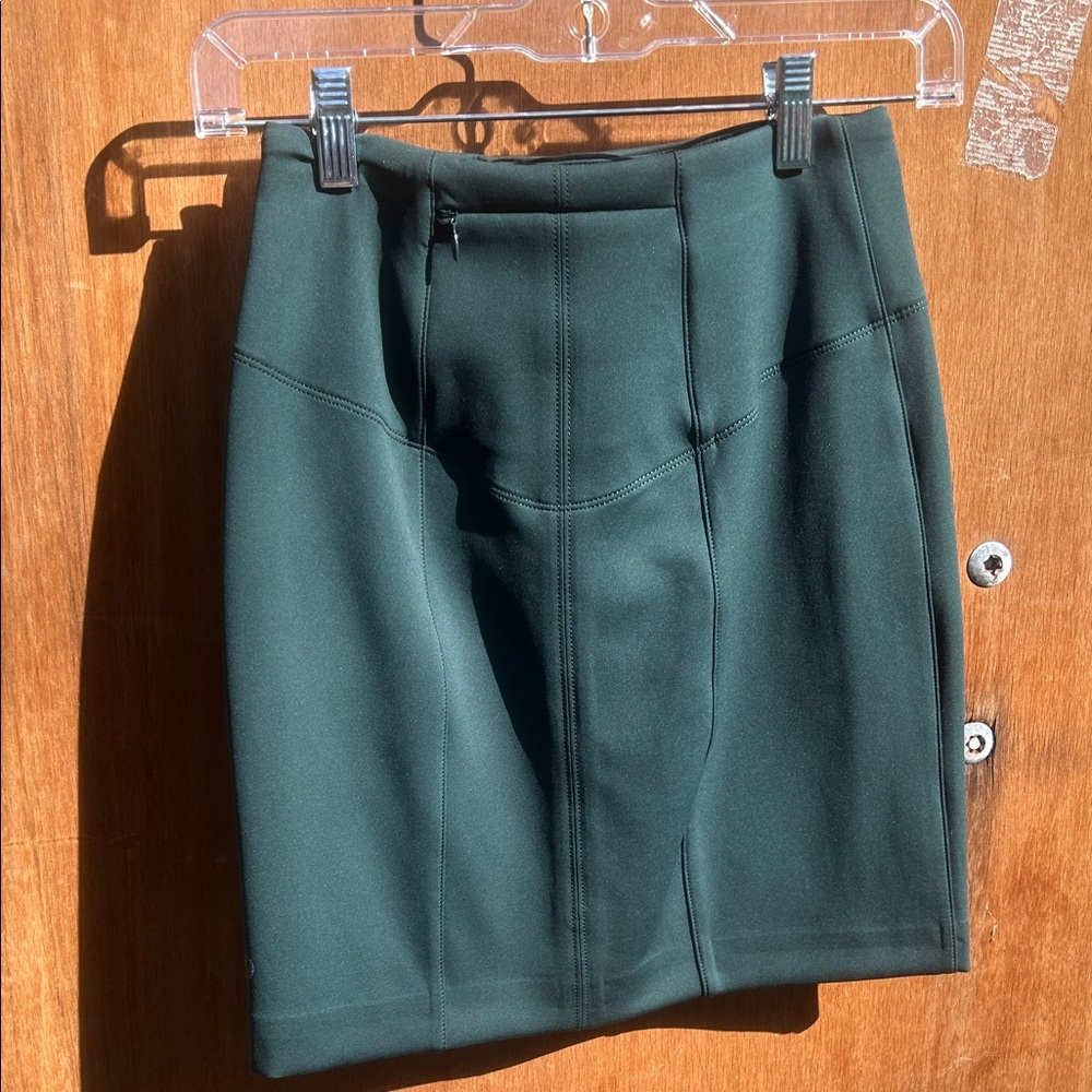 Lululemon city farer skirt sz 4 nwts